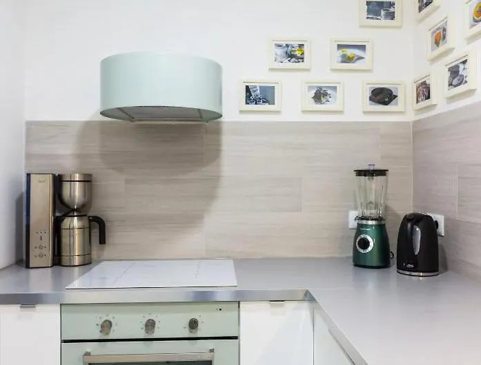 Apartment Nice, Cozy, Fcb Stadium,Payment Parking Barcelona