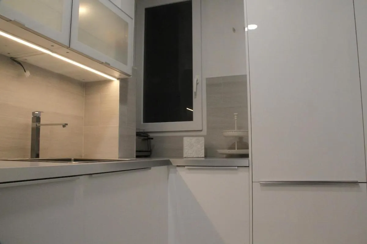 Apartment Nice, Cozy, Fcb Stadium,Payment Parking Barcelona Spain