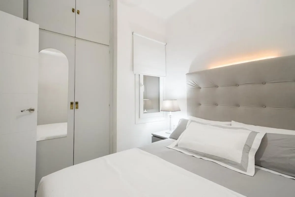 Apartment Nice, Cozy, Fcb Stadium,Payment Parking Barcelona Spain
